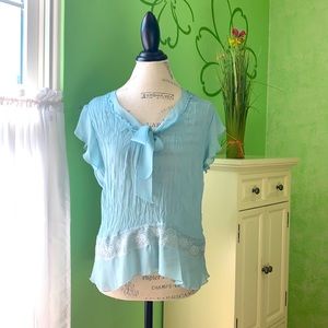 Sunny Leigh short sleeve top